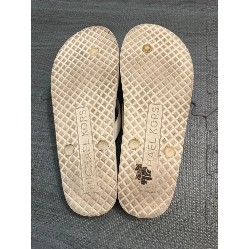 Michael Kors Womens Cream Monogram Logo Flip Flop Sandals Gold Medallion Size 8